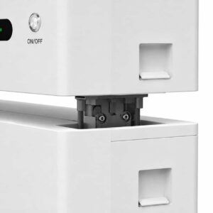 KEXINGYU stacked battery system quick-connect terminal close-up